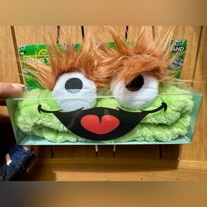Sesame Street Green and Red Skincare Buddy